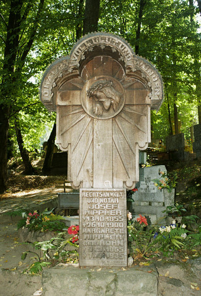 Plik:LipowNagrobek.jpg