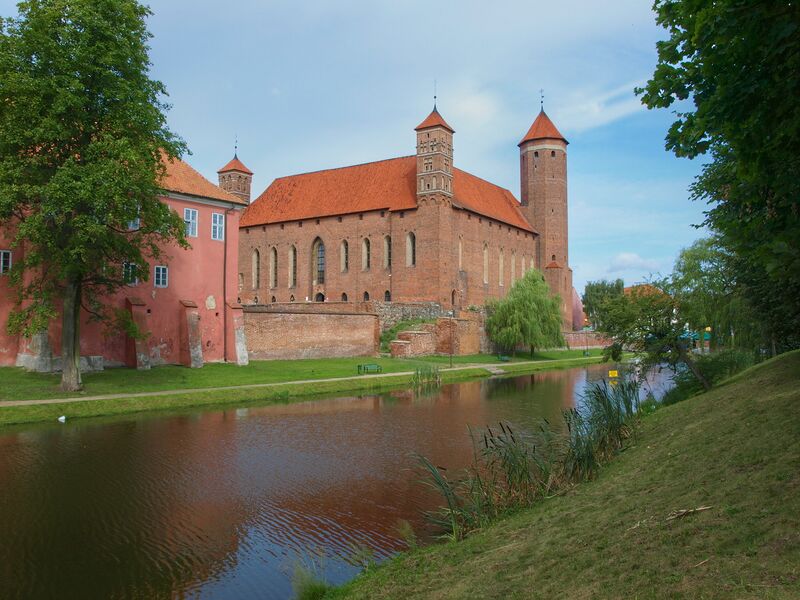 Plik:Zamek Wysoki.jpg